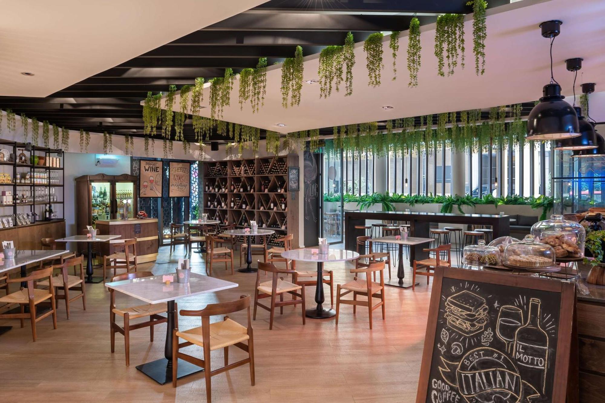 Ja Ocean View Hotel, Jumeirah Beach Dubai Luaran gambar The interior of the restaurant