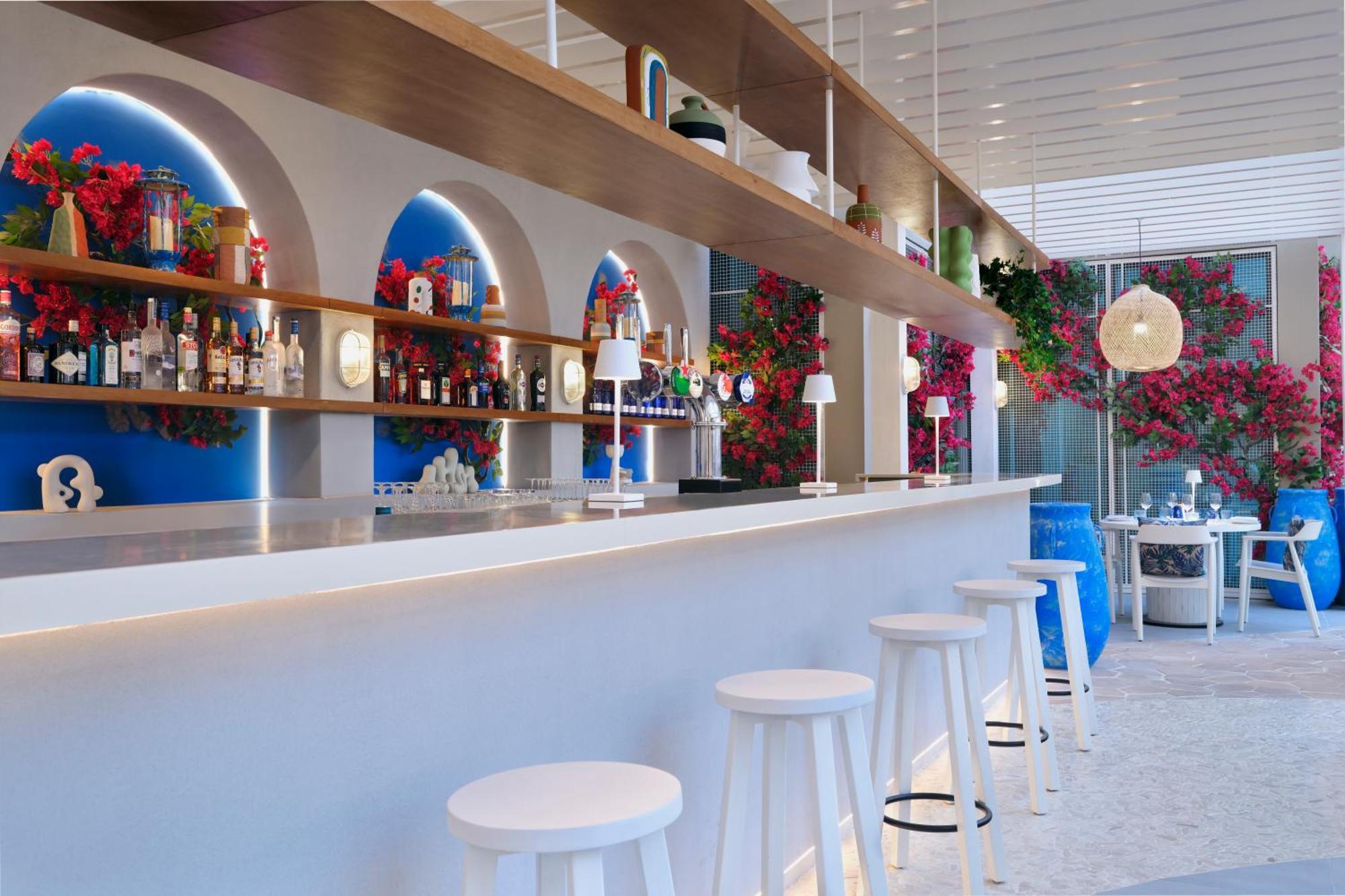 Ja Ocean View Hotel, Jumeirah Beach Dubai Luaran gambar The bar at the restaurant