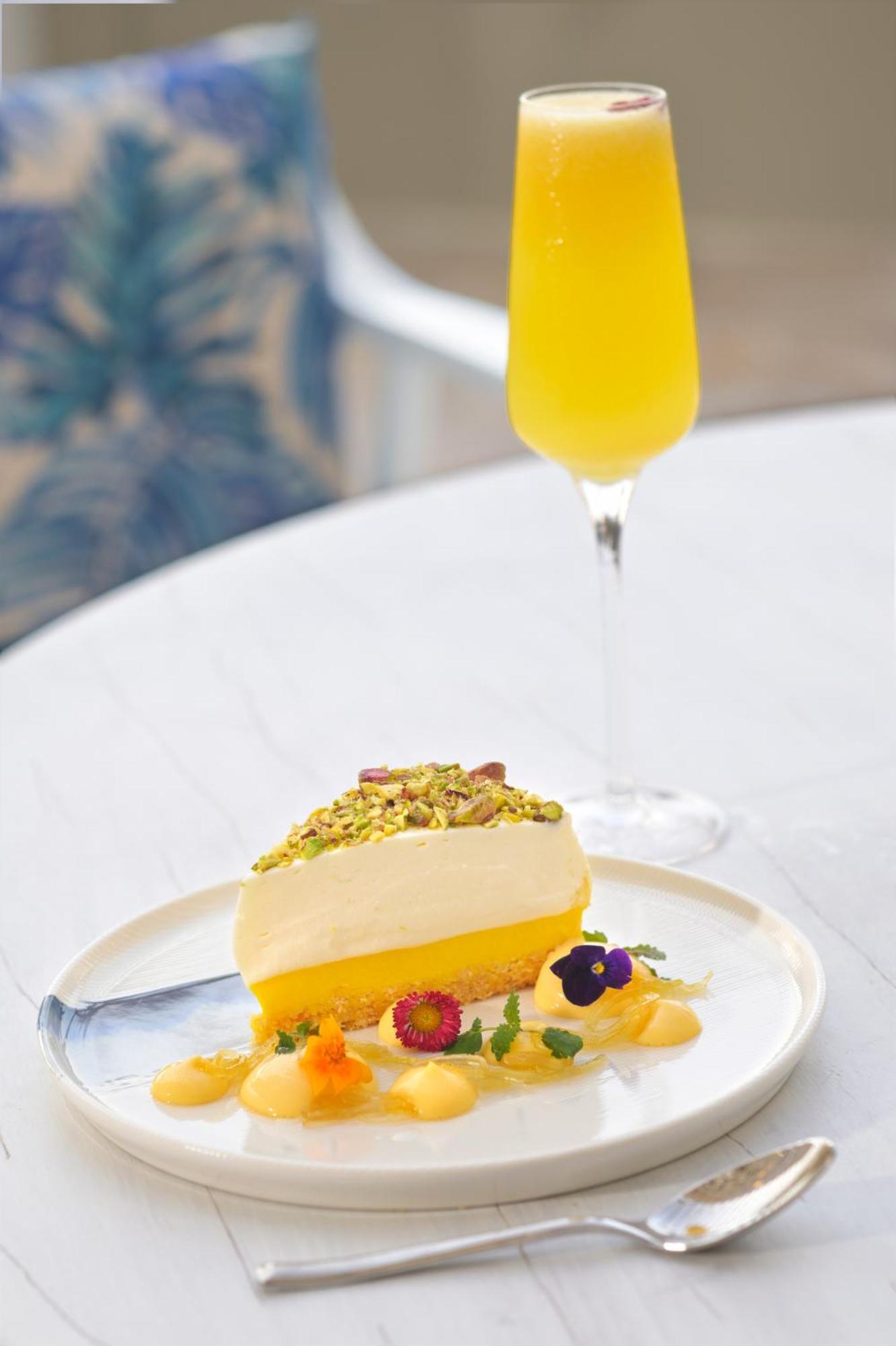 Ja Ocean View Hotel, Jumeirah Beach Dubai Luaran gambar A lemon dessert