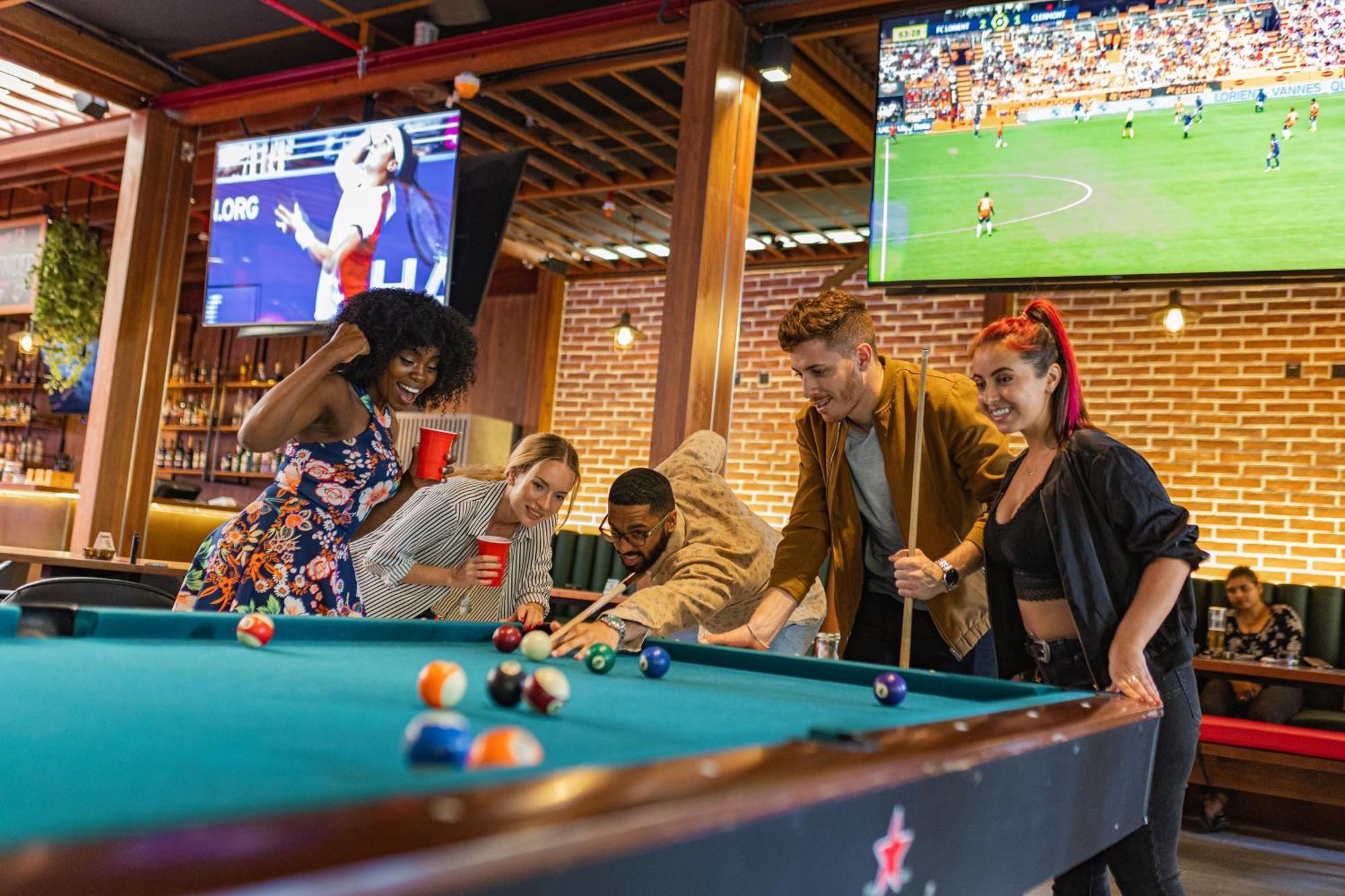 Ja Ocean View Hotel, Jumeirah Beach Dubai Luaran gambar The Sports Bar